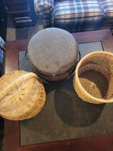 lot 270 image: Set of 3 Woven Baskets Assorted Styles with Lids and Handle