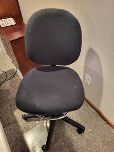 lot 290 image: Adjustable Black Office Chair with Foot Ring and Wheels