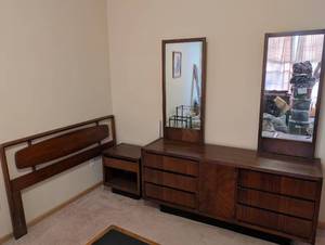 lot 61 image: Lane Mid-Century Modern Bedroom Set with Dresser Mirrors, Nightstand and Headboard