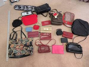 lot 78 image: Collection of 16 Vintage and Modern Purses, Handbags, Wallets, and Accessories