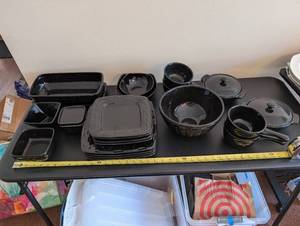 lot 93 image: Longaberger Black Woven Traditions Stoneware Dinnerware Collection