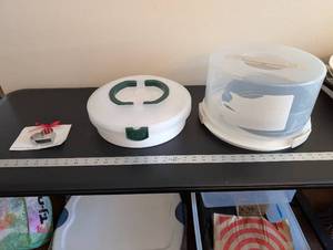 lot 215 image: Set of 2 Plastic Food Storage Carriers with Egg Tray and Cake Carrier