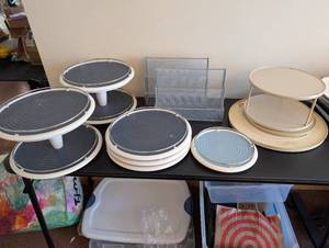 lot 222 image: Large collection of cabinet organizing Lazy Susan spinning storage trays