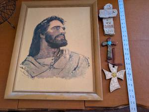 lot 224 image: Christian Wall Art Set with Framed Jesus Portrait and 3 Decorative Crosses