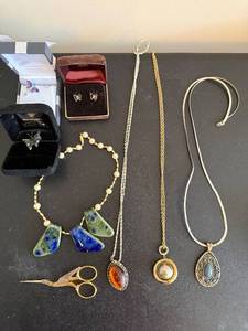 lot 117 image: BERGSTROMS Butterfly Pin & Jewelry Lot - Necklace & Pendants