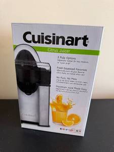 lot 193 image: Cuisinart Citrus Juicer - New in Box