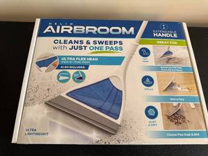 lot 195 image: Helio AirBroom Extendable-Handle Cleaner with Ultra Flex Head - New in Box