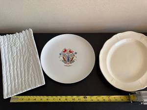 lot 202 image: White Ceramic Dinnerware Set - Textured Rectangular Platter, Floral Round Plate, Scalloped Rim Plate