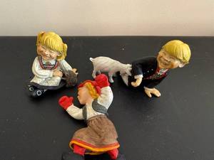 lot 203 image: Candy Design Norway - 3-Piece Vintage Figurine Set - Children in Folk Dress