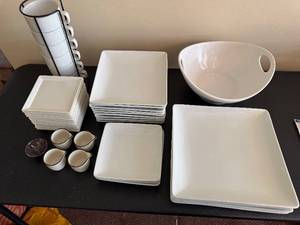 lot 209 image: World Market and Threshold White Porcelain Square Dinnerware Set - Plates, Bowls & Mugs