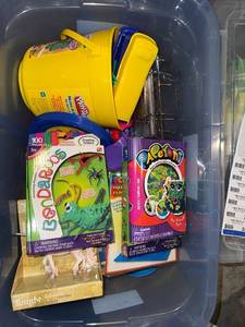 lot 342 image: Schleich Ritter Einhorn Unicorn Figure (Knight Series) & Foamies Puppet Theater & Play-Doh Craft Set