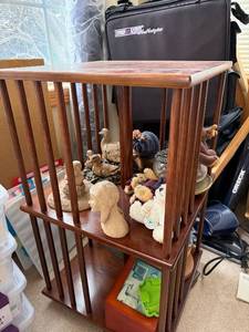 lot 346 image: Wooden Display Cabinet with Slatted Sides - 2-Tier Shelf Unit