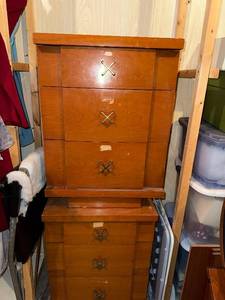 lot 375 image: Kent Coffey The Norwood Dressers (Lot of 2) - 4-Drawer Mid-Century