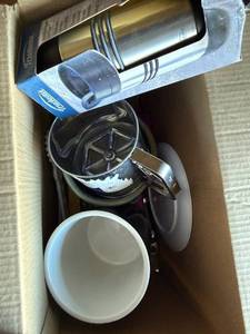 lot 406 image: Flour Sifter & Utensil Holder - 188 Stainless Kitchenware