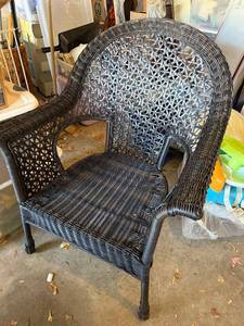 lot 408 image: Dark Resin Wicker Outdoor Patio Chair - Curved-Back Armchair