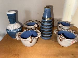 lot 416 image: Blue & White Ceramic Vase & Shell-Edge Bowls Set - Handmade in Minnesota (6-Piece)