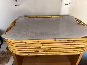 lot 422 image: Bamboo Wicker Nesting Serving Tray Set with Lace Doilies