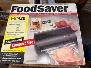 lot 429 image: FoodSaver VAC420 Vacuum Sealing System - Compact Size