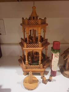 lot 200 image: Collection of Vintage Wooden Christmas Nativity Sets and ANRI Italy Figures