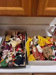 lot 215 image: Large Collection of Vintage and Handmade Christmas Ornaments