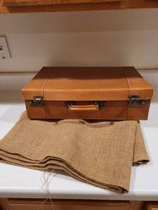 lot 226 image: Vintage Brown Leather Briefcase with Metal Latches