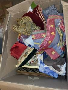 lot 268 image: Large Box of Assorted Table Linens and Placemats