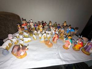 lot 322 image: Aux Touque France Nativity Scene - Hand-Painted Ceramic Figures with Animals & Stone Oven