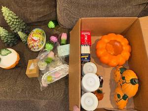 lot 326 image: Kosta Boda Chateau 21235 Dessert Bowl 25 cl & Coupe Glass, Glass Christmas Trees