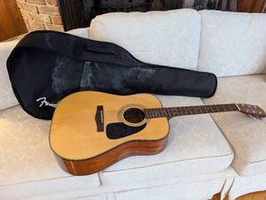 lot 4 image: Fender DG-8 NAT Dreadnought Acoustic Guitar with Fender Gig Bag