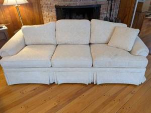 lot 101 image: Ethan Allen Traditional Classics Sofa - Beige Damask Upholstery