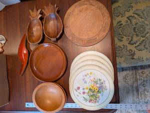 lot 120 image: California Redwood Pineapple Wood Bowls Set with Floral Plates & Carved Round Platter