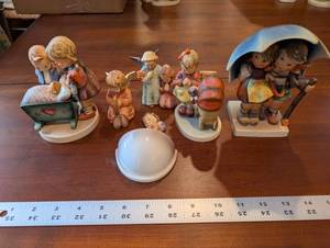 lot 121 image: Goebel W. Germany Porcelain Nativity Figurines Set - Hand-Painted Group