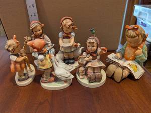 lot 126 image: Goebel West Germany Figurines (Lot of 7)