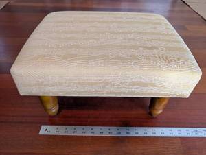 lot 192 image: Music Note Pattern Ottoman Footstool - Cream Upholstery, 15in Square, Wood Legs