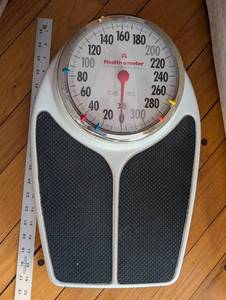 lot 198 image: Healthometer Professional Dial Scale 325 LBS Capacity