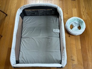 lot 30 image: Skip Hop Play Yard Bassinet - Mesh Sides with Mint Lounger Insert