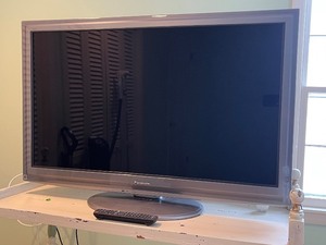 lot 37 image: Panasonic TC-42LD24 42-Inch LCD TV - HDMIAV Inputs, Remote Included