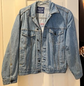 lot 44 image: Hard Rock Cafe Denim Jacket - London Graphic - 100% Cotton - Size S -Adult