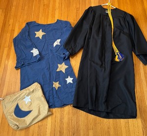 lot 53 image: Oak Hall Bachelor Graduation Gown 59 to 511 &  Wizard Costume -with Crescent Moon Tote