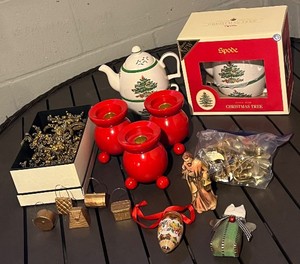 lot 79 image: Spode Christmas Tree Teapot - Boxed Dinnerware, Red Pedestal Candle Holders & Ornaments