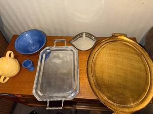 lot 408 image: Gold Oval Tray, Silver Beaded Tray, Blue Bowl, Goblet & Teapot - 6-Piece Kitchenware Lot