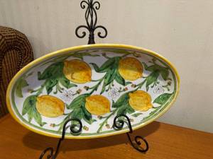lot 413 image: Oval Lemon Pattern Ceramic Platter with Metal Display Stand - 11 in