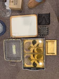 lot 417 image: Assorted Vintage Trivets, Trays, Baskets & Tile Art - Metal & Ceramic Decor