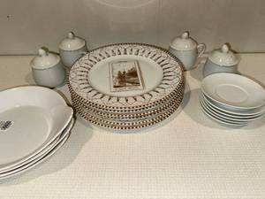 lot 435 image: Pierre Frey Groussay Porcelain Dinnerware, Limoges - 6 Dinner Plates, 4 Sugar Bowls
