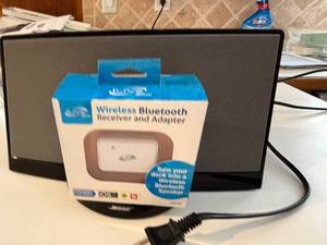 lot 466 image: Bose iPod Speaker Dock with Bluetooth Adapter