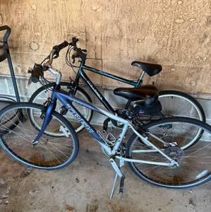 lot 10 image: Columbia Mountain Bike & Trek Sportcraft Mountain Bike