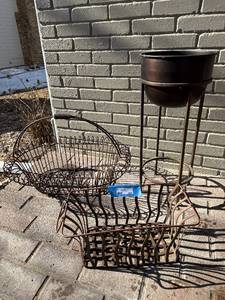 lot 287 image: Metal Wire Baskets & Tall Copper-Bowl Plant Stand - Outdoor Decor
