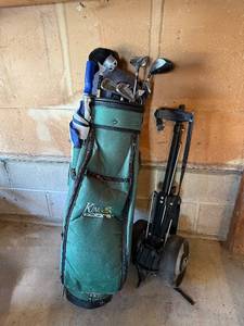 lot 299 image: Pro Select Golf Clubs in Green Cart Bag with Bennington Push Cart & Titleist Balls
