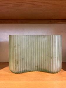 lot 340 image: Green Ribbed Glass Vase Planter - 9 in L x 4.5 in W x 6 in H - Unmarked