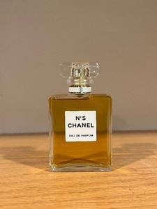 lot 352 image: Chanel No.5 Eau de Parfum 50ml Bottle - Iconic Fragrance